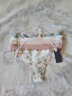 Danskin 5 Pack Womens Small Thong No Show Panties Underwear Super Soft DS9904